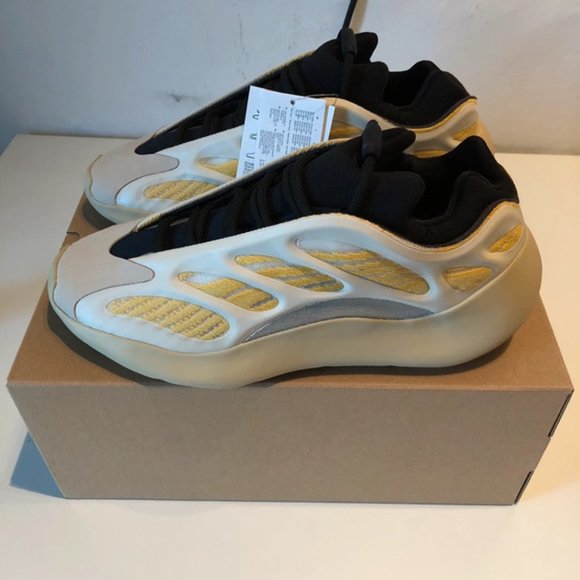 Adidas yeezy 700 V3 safflower main image 10